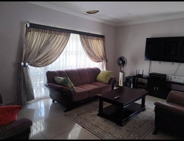 3 BEDROOM HOUSE FOR SALE IN THE HILL